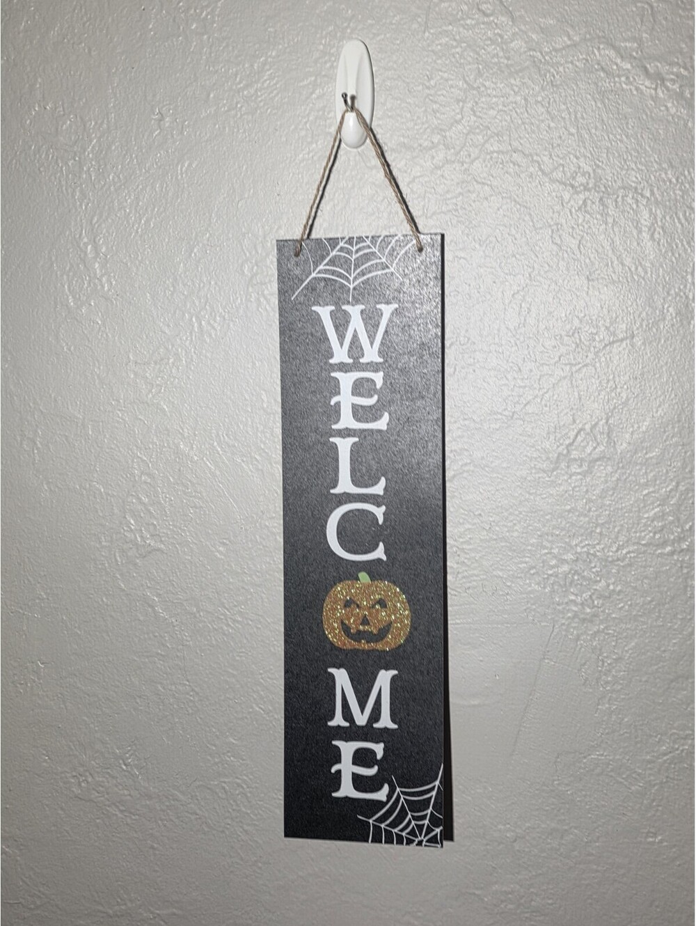 Hanging Rope Decoration Halloween Wooden Welcome Sign Web & Pumpkin